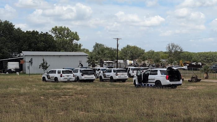 7 Detained At Suspected Chop Shop In Von Ormy