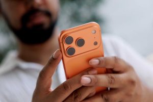 Apple Launches Leasing Program