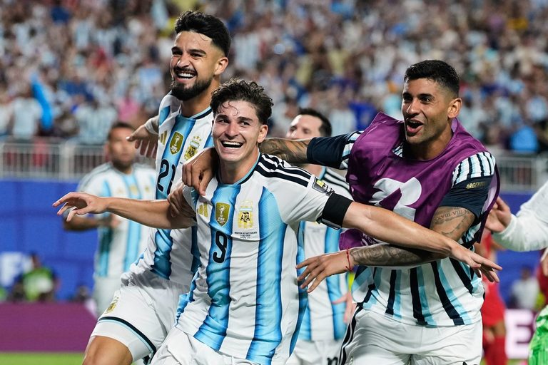 Argentina Advances To World Cup Semifinal