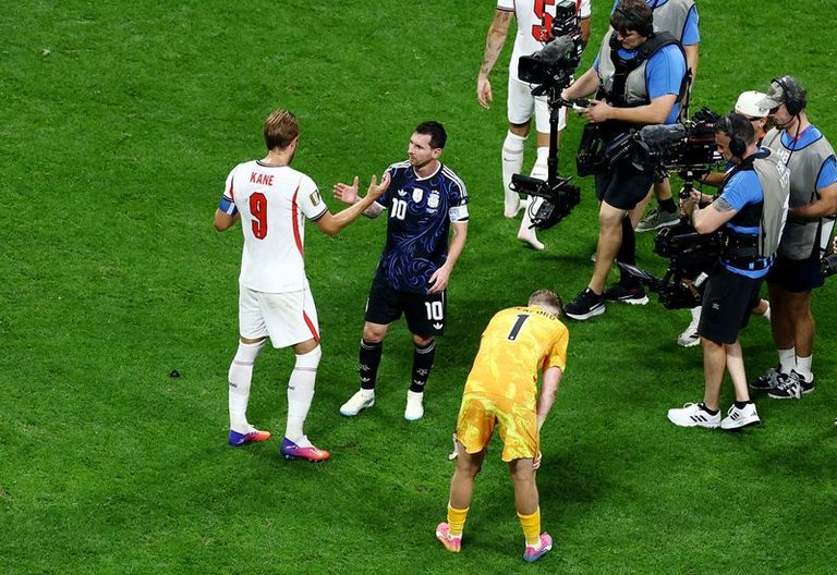 Argentina Beats England 2 1