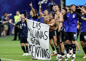 Argentine Soccer Players Display Falklands Banner