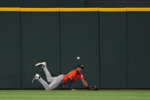 Astros Brice Matthews Leaves Game With Knee Injury