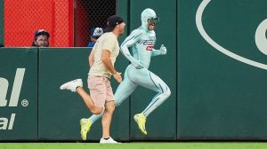 Atlanta Braves Fan Taunted By The Freeze