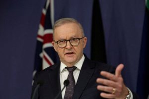Australian Pm Apologizes For Crude Remark