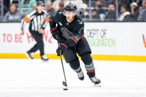 Avalanche Sign Jaden Schwartz
