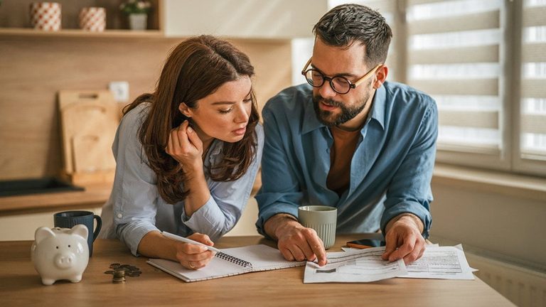 Average American Household Debt Reaches 104 755