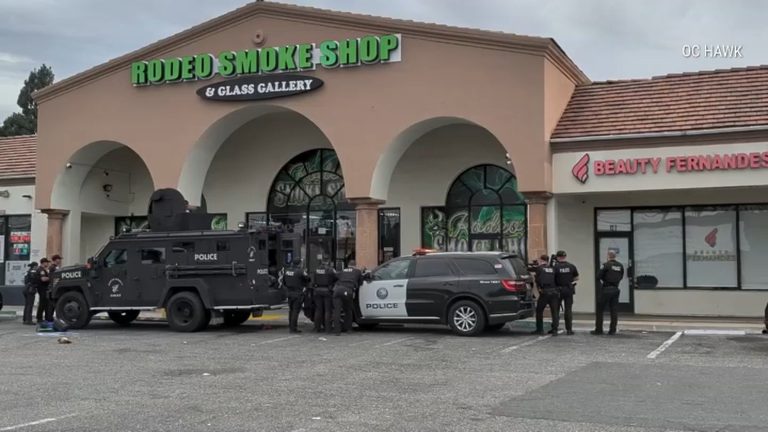 Ax Wielding Man Barricades Self In Fullerton Smoke Shop