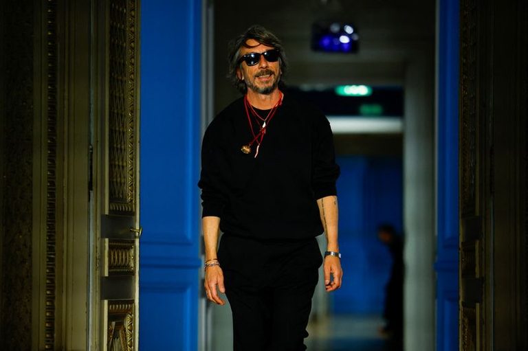 Balenciaga Debuts Haute Couture