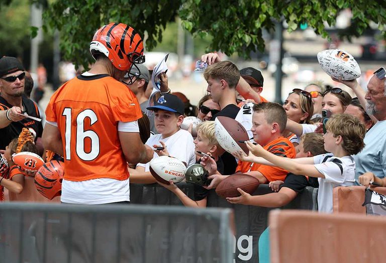 Bengals Fans Flock To Training Camp