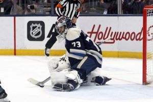Blue Jackets Re Sign Jet Greaves