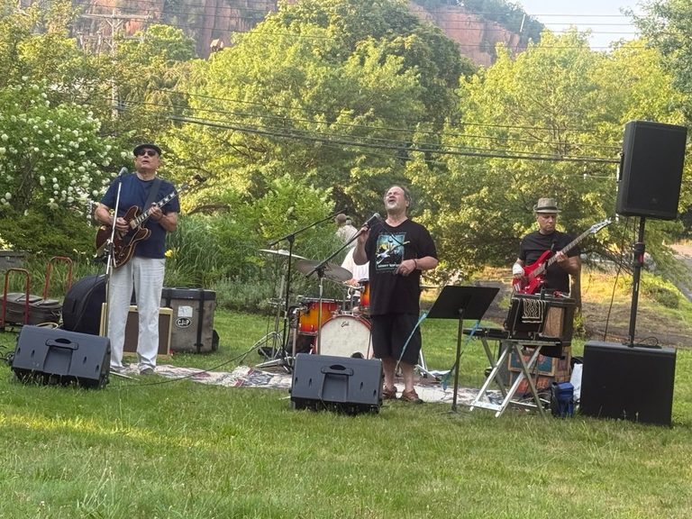 Blues Music Meets Stone Fruit Pie In New Haven