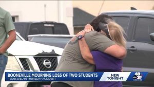 Booneville Mourns Teens Killed In Lake Crash