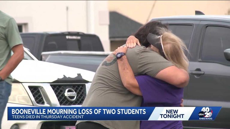 Booneville Mourns Teens Killed In Lake Crash