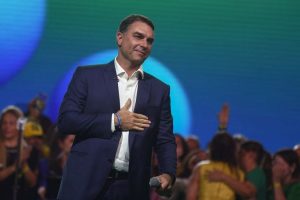 Brazil Conservative Party Stays Neutral