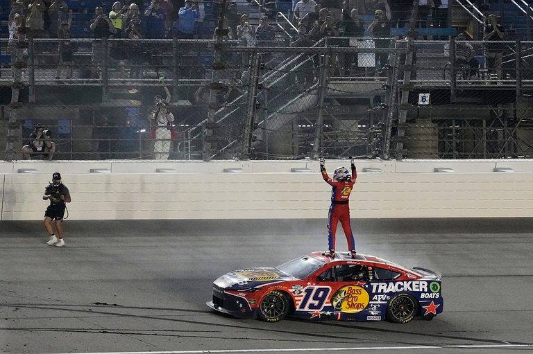 Briscoe Wins Nascar Cup Series