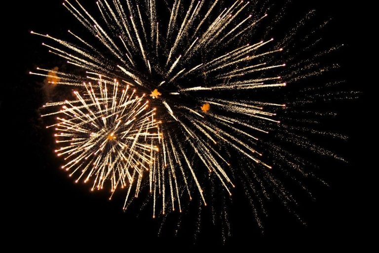 Casper Bar Nunn Mills Unite For Joint Fireworks Display