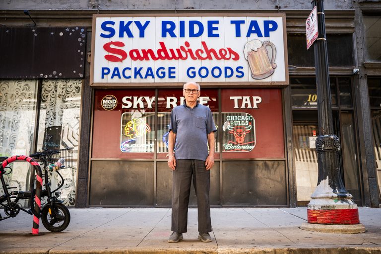 Chicago S Last Dive Bar