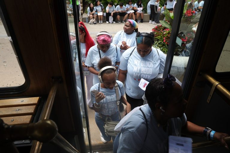Chicago Teens Explore City