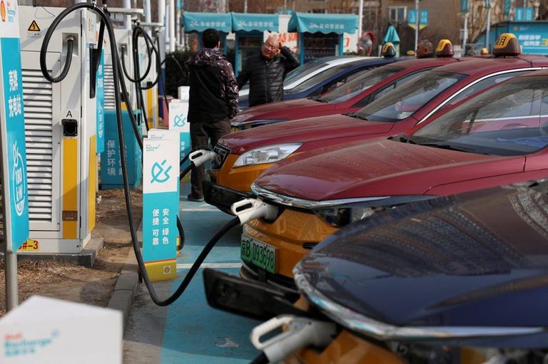 China Turns To Electric Taxis