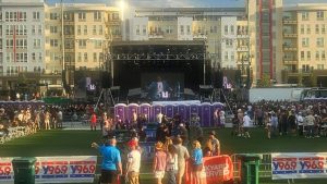 Concertgoers Upset Over Blocked Views