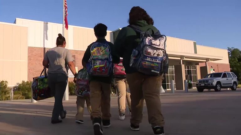 Dallas Isd Welcomes Students Back