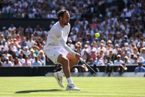 Djokovic Advances To Wimbledon Quarter Finals