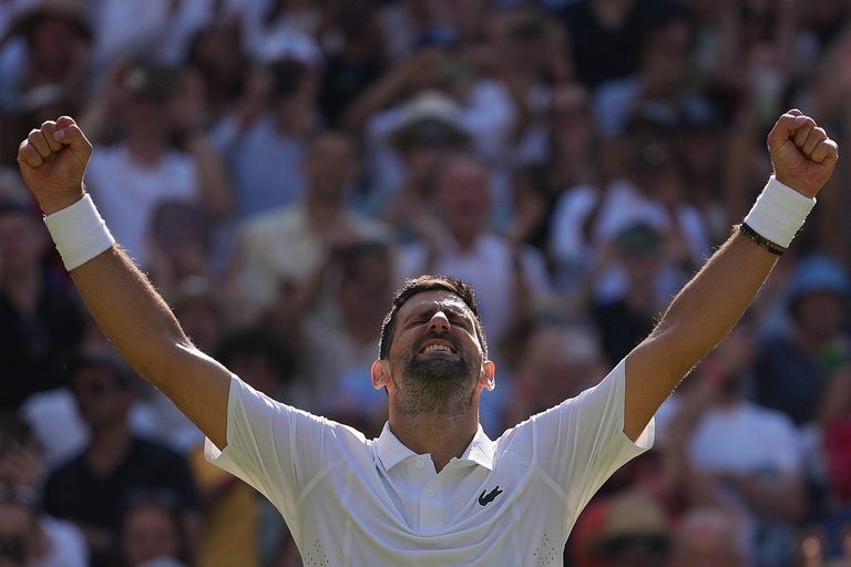 Djokovic Ties Federer S Record