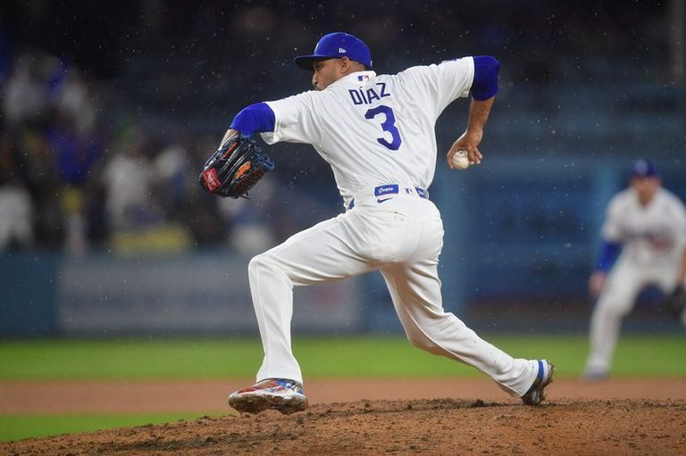 Dodgers Closer Edwin Diaz To Begin Rehab Assignment