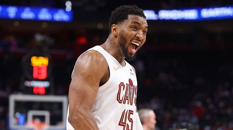 Donovan Mitchell Signs 273M Extension