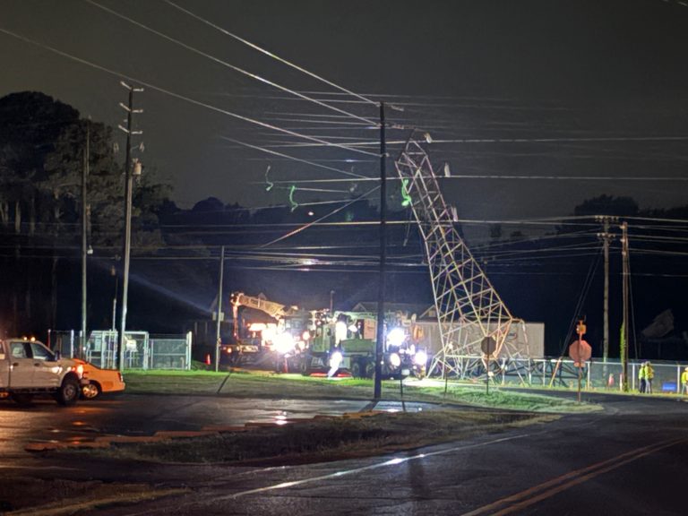 Driver Crashes Into Transmission Tower 1 000 Without Power