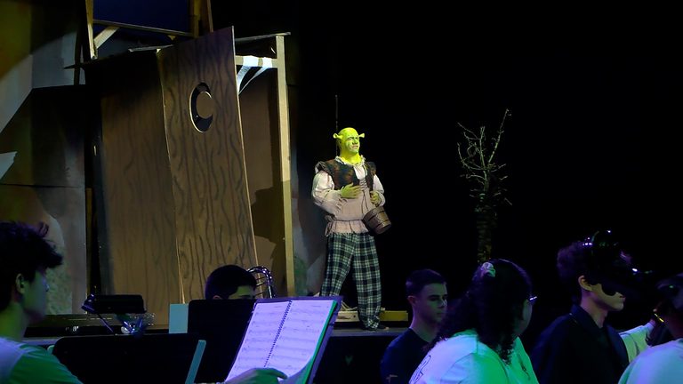 El Paso High School Students Perform Shrek The Musical