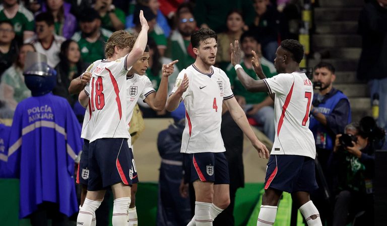England Beats Mexico 3 2