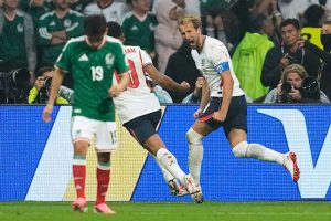 England Defeats Mexico 3 2