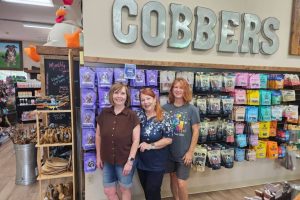 Enumclaw Pet Store Wins National Award