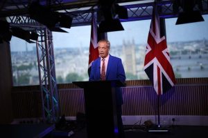 Farage Le Pen Defy Establishment