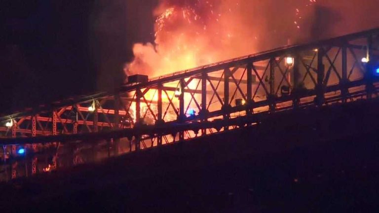 Fire Breaks Out On Brooklyn Bridge