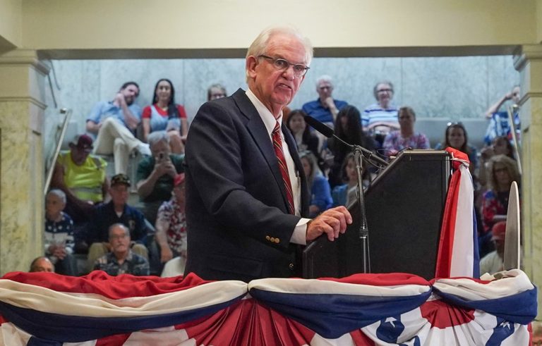 Former Mo Gov Jay Nixon Honors 250Th Anniversary Of Declaration Of Independence