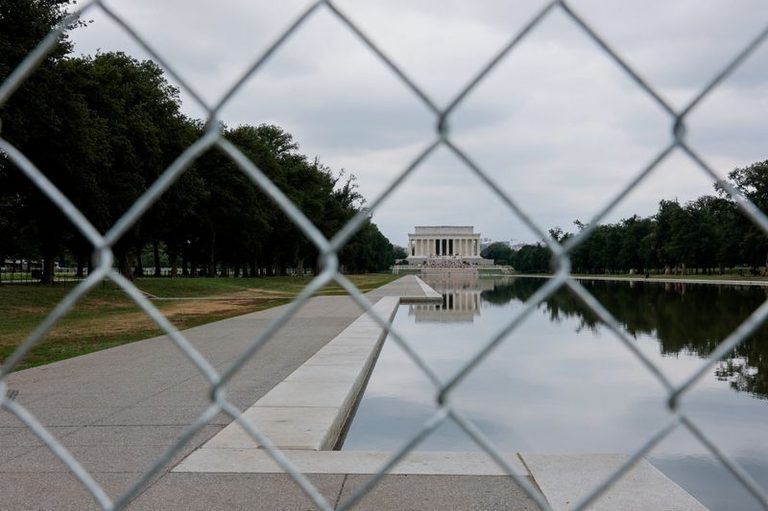 Former Us Olympian Pleads Not Guilty In Reflecting Pool Vandalism