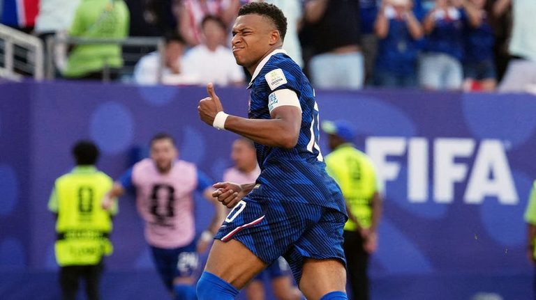 France Advances In World Cup