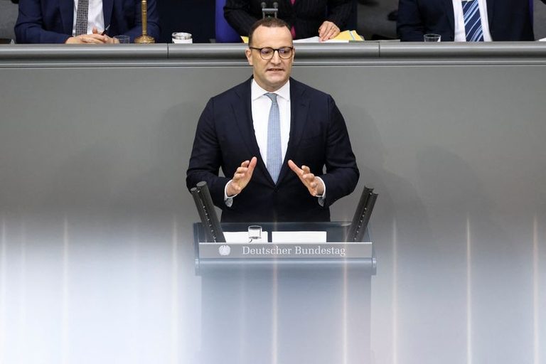 German Lawmaker Faces Pressure Over Surrogate Baby