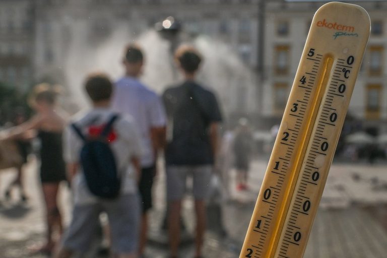Heat Wave Hits Us