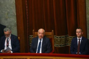 Hungary Parliament To Oust President
