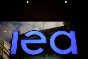 Iea Cuts Russian Oil Output Forecasts