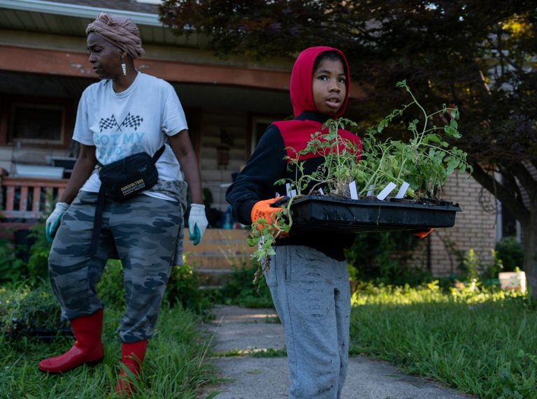Indianapolis Kids Learn To Grow Food