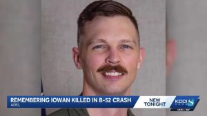 Iowa Gov Orders Flags At Half Staff For Maj Brad Hovey