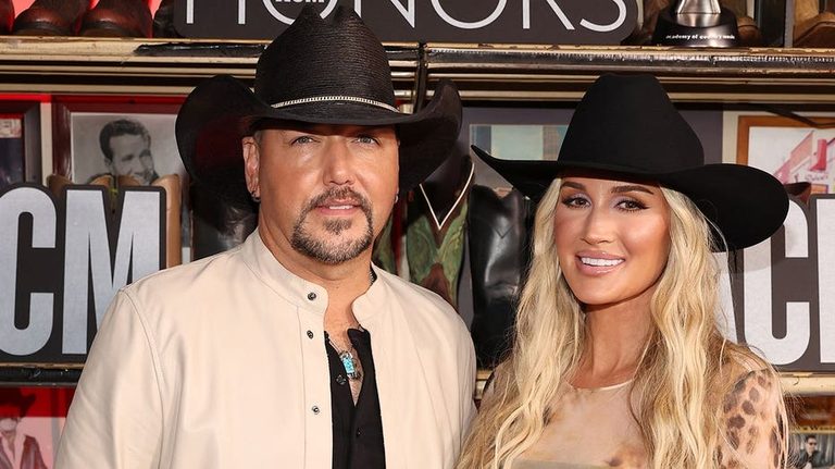 Jason Aldean S Family Enjoys Bahamas Getaway