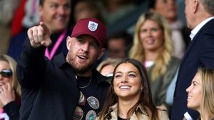 Jj Watt Defends Wife S Soccer Legacy