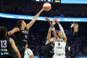 Kiah Stokes Leads Valkyries Defense