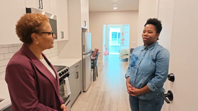 La Houses Over 1K Homeless Vets