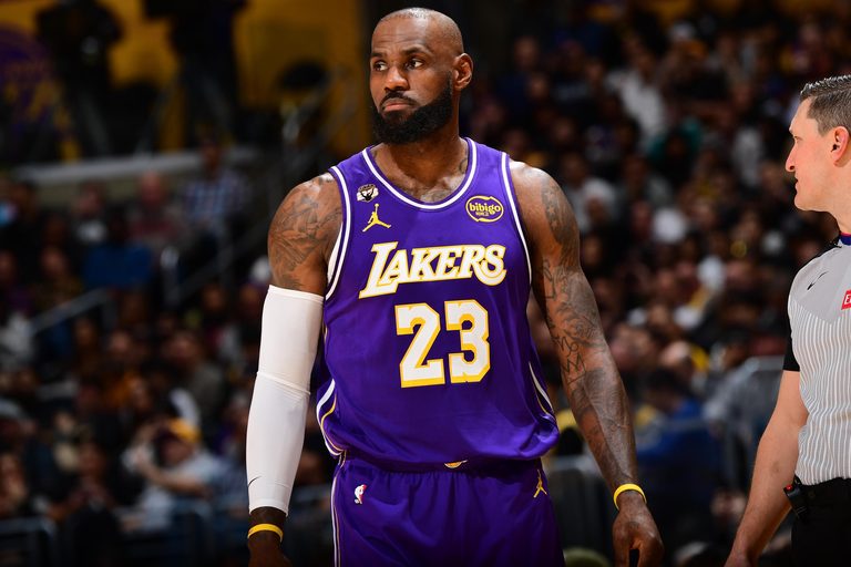 Lebron James Joins 76Ers